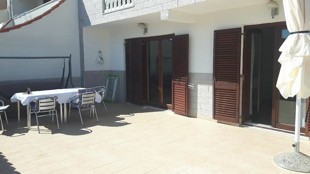 Iva Apartments&Bikes Пула 0*,