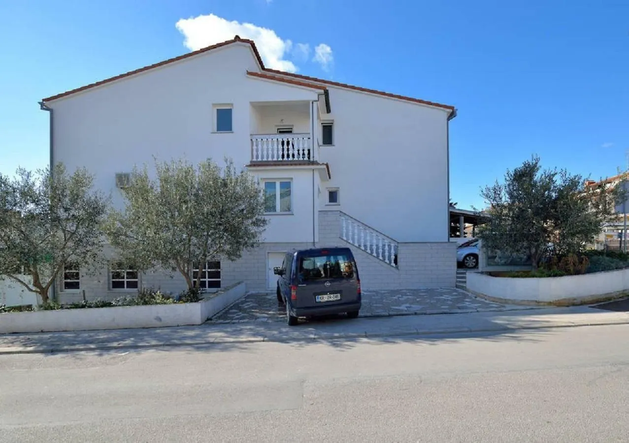 Iva Apartments&Bikes Пула 0*,  Хорватия